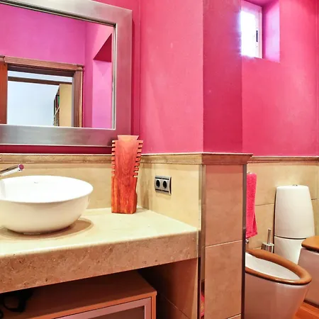 Lujosa Con Piscina Privada Y Precioso Jardin Villa