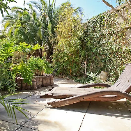 Lujosa Con Piscina Privada Y Precioso Jardin